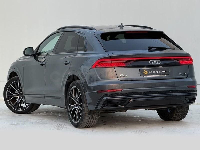 Usado Audi Q8 S-Line 286 CV (210 kW) 2019 Gris / plata SUV