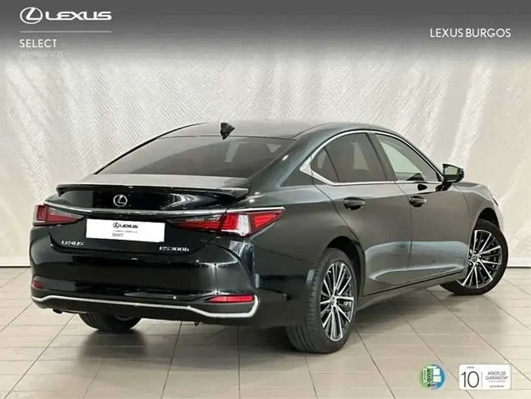Usado Lexus ES300 218 CV (160 kW) 2022 Negro Berlina