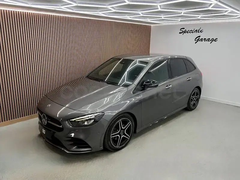 Usado Mercedes B200 150 CV (110 kW) 2021 Gris / plata Utilitario