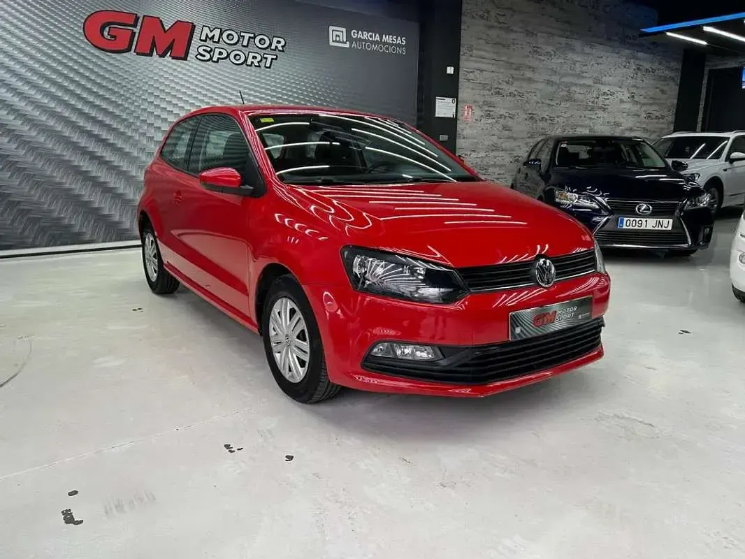 Usado VW Polo Advance 75 CV (55 kW) 2014 Rojo Utilitario