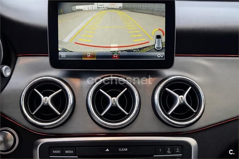 Usado Mercedes CLA200 Shooting Brake 136 CV (100 kW) 2018 Negro Familiar