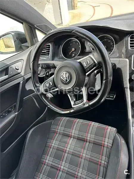 Używany VW Golf VII GTI 230 KM (169 kW) 2016 Biały Sedan/Limuzyna