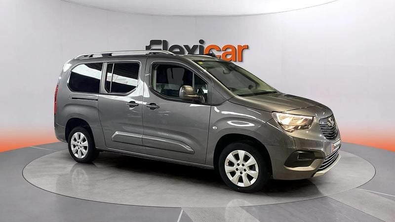 Usado Opel Combo Innovation 131 CV (96 kW) 2020 Gris Monovolumen