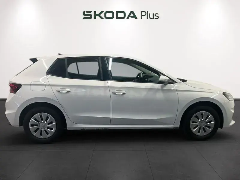 Usado Skoda Fabia 80 CV (58 kW) 2024 Blanco Utilitario