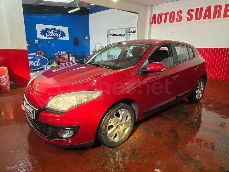 Usado Renault Mégane III Bose Edition 110 CV (80 kW) 2013 Granate Berlina