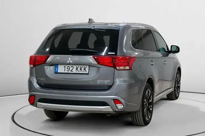 Usado Mitsubishi Outlander P-HEV 203 CV (149 kW) 2018