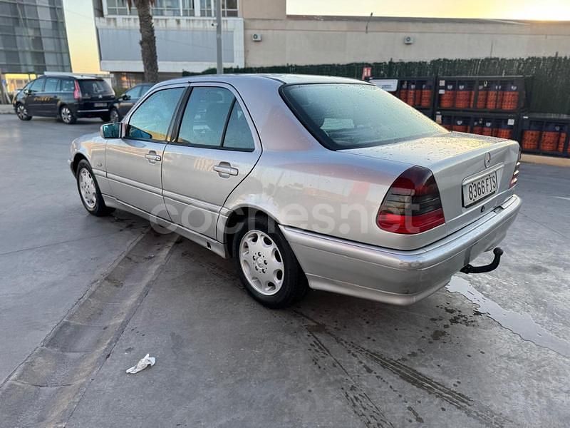 Gris / plata Usado 2000 Mercedes C200 Classic Berlina | 1850 € (Super precio) - Imagen 1/4