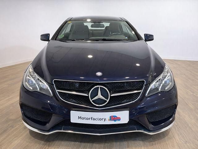 Usado Mercedes E220 170 CV (125 kW) 2016 Azul Coupe