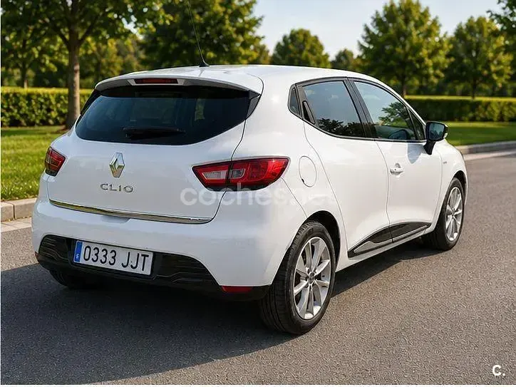 Usado Renault Clio IV LIMITED 75 CV (55 kW) 2015 Blanco Berlina
