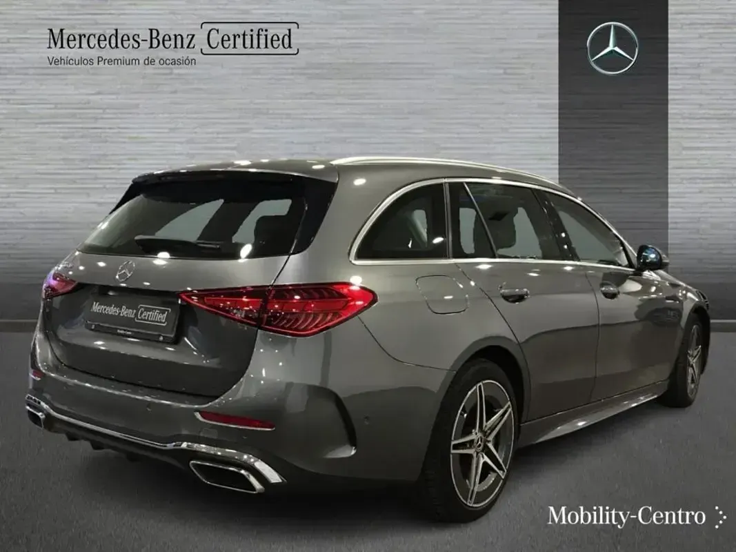 Usado Mercedes C300 312 CV (229 kW) 2025 Gris selenita Familiar