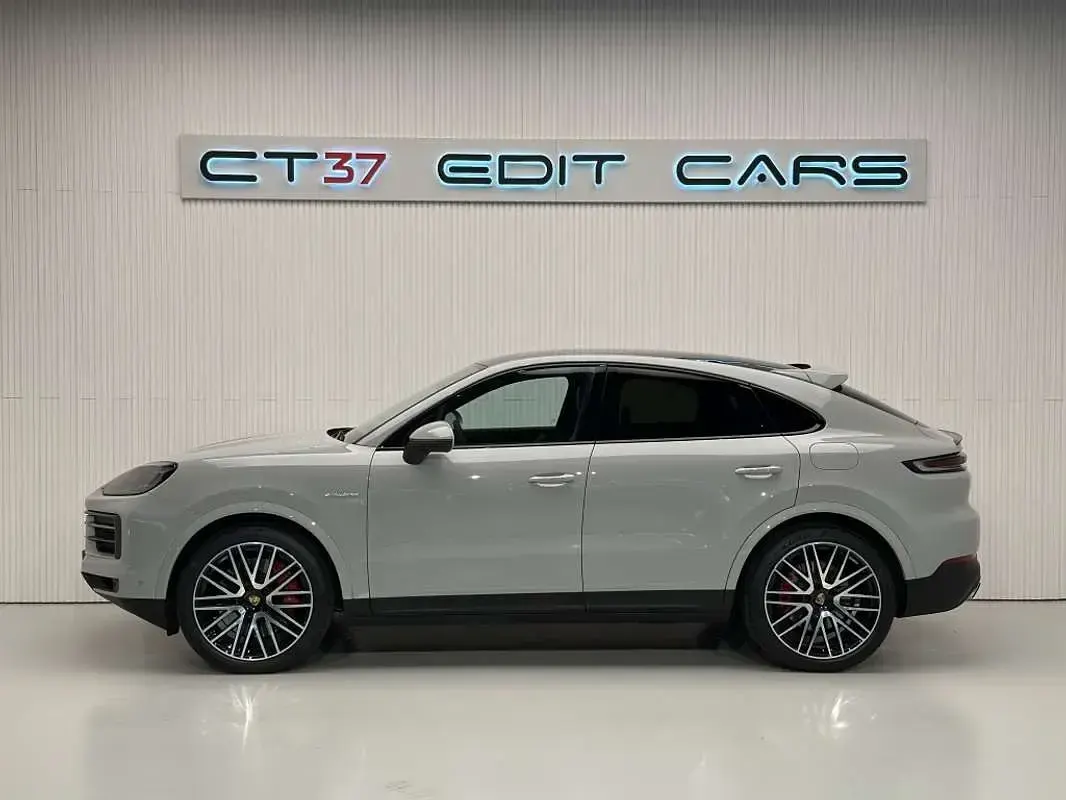 Usado Porsche Cayenne 519 CV (381 kW) 2024 Gris SUV