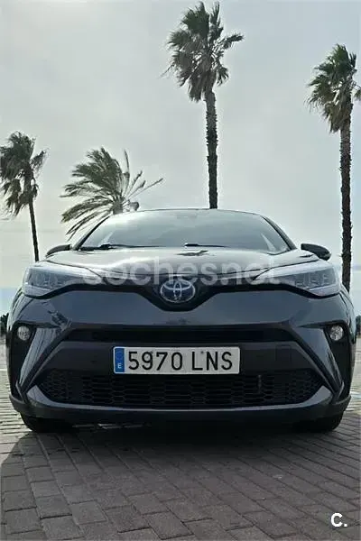 Usado Toyota C-HR Advance 122 CV (89 kW) 2021 Gris / plata SUV