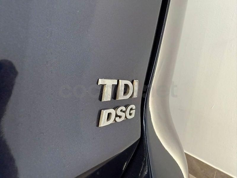 Usado VW Touran Edition 105 CV (77 kW) 2012 Azul Monovolumen
