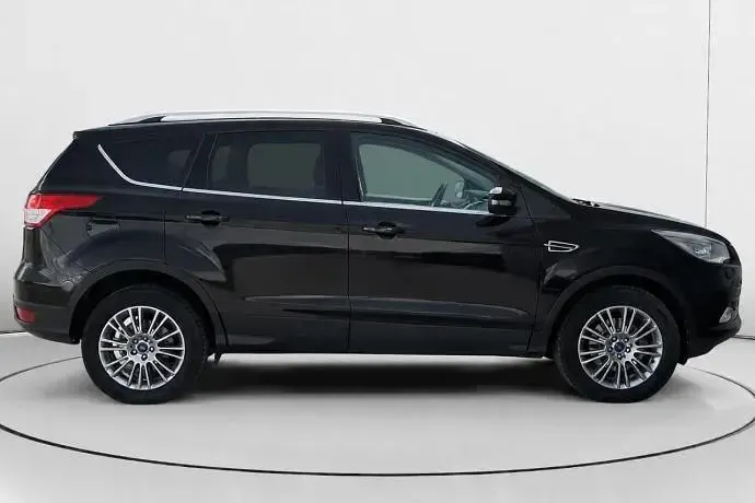 Usado Ford Kuga Titanium 163 CV (119 kW) 2013 Negro SUV