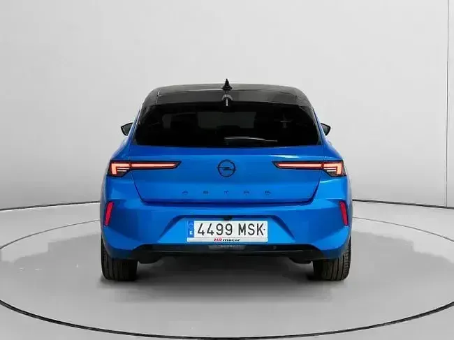 Usado Opel Astra 130 CV (95 kW) 2024 Azul Utilitario