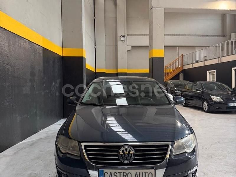 Azul Usado 2007 VW Passat Trendline Berlina | 4000 € (Precio justo) - Imagen 1/4
