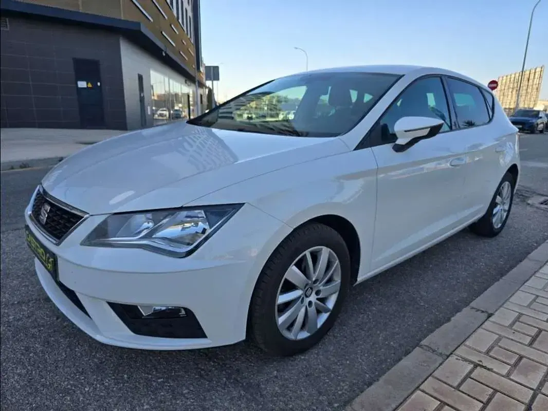 Usado Seat Leon ST Style 116 CV (85 kW) 2019 Blanco Familiar
