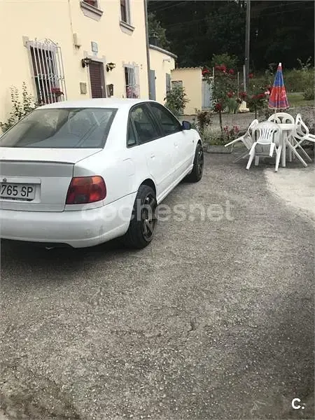 Usado Audi A4 174 CV (127 kW) 1995 Blanco Berlina