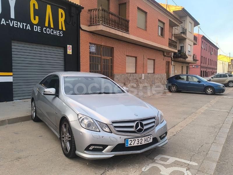 Usado Mercedes E250 204 CV (150 kW) 2011 Gris / plata Coupe