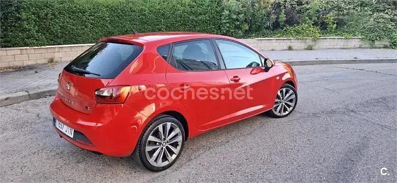 Usado Seat Ibiza FR 105 CV (77 kW) 2017 Rojo Berlina