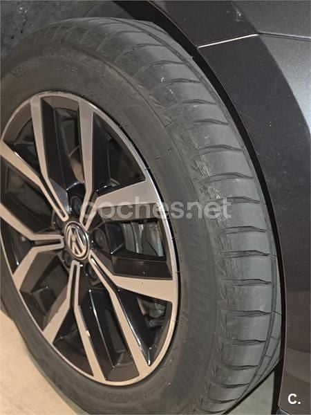 Usado VW Passat Executive 150 CV (110 kW) 2022 Gris / plata Familiar