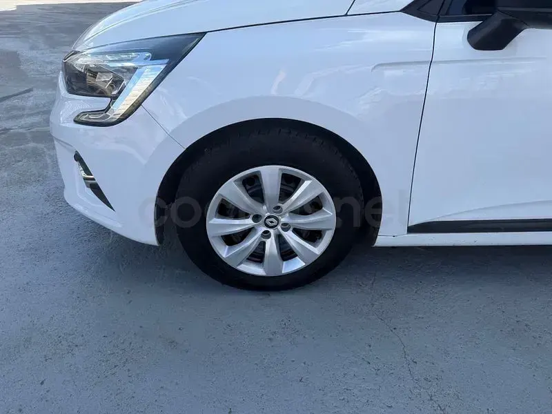 Usado Renault Clio V Intens 100 CV (73 kW) 2022 Blanco Berlina