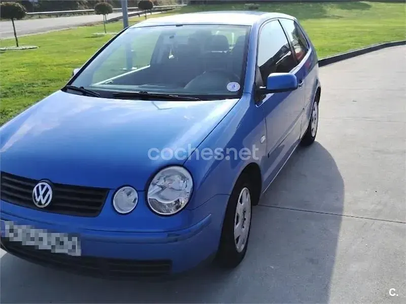 Usado VW Polo Conceptline 64 CV (47 kW) 2005 Azul Berlina