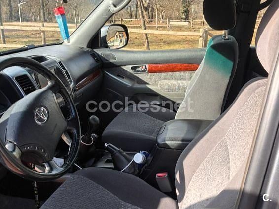 Usado Toyota Land Cruiser 173 CV (127 kW) 2007 Gris / plata SUV