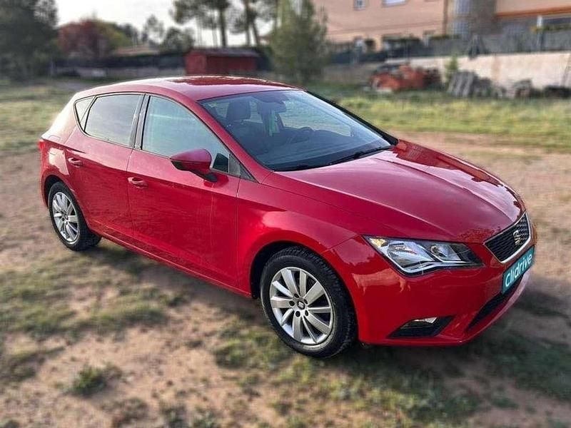 Usado Seat Leon ST Reference 110 CV (80 kW) 2015 Rojo Familiar