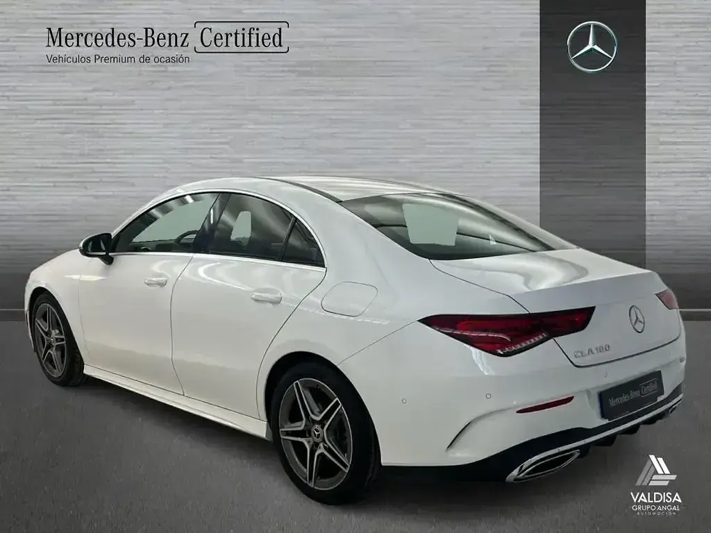 Usado Mercedes CLA180 AMG line 136 CV (100 kW) 2023 Blanco polar Coupe