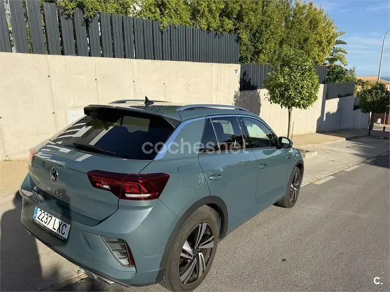 Usado VW T-Roc Advance 150 CV (110 kW) 2022 Gris / plata SUV