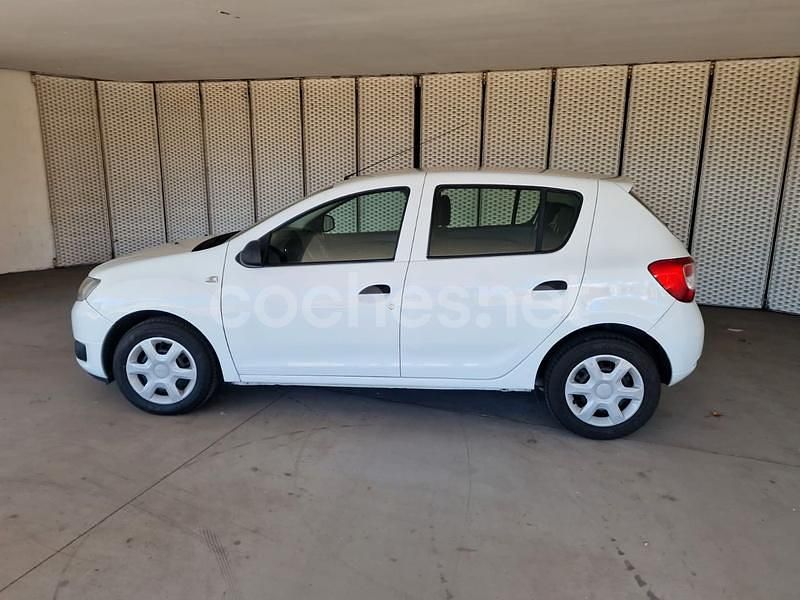 Usado Dacia Sandero Ambiance 75 CV (55 kW) 2015 Blanco Berlina