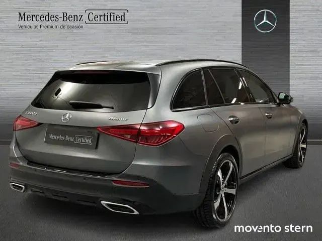 Usado Mercedes C220 200 CV (147 kW) 2023 Gris selenita