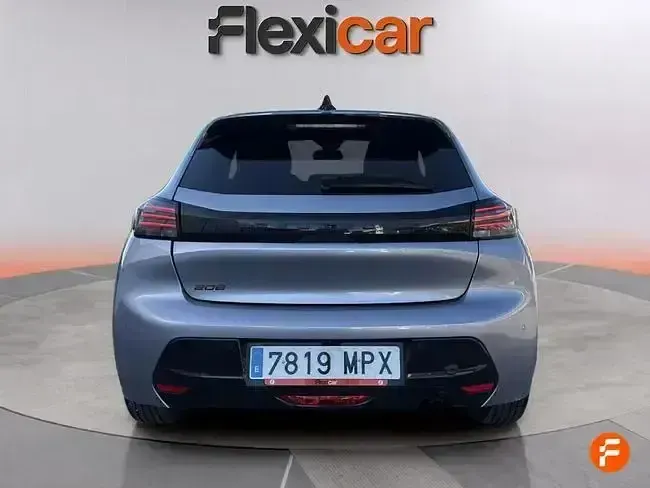Usado Peugeot 208 Allure 100 CV (73 kW) 2024 Gris Utilitario