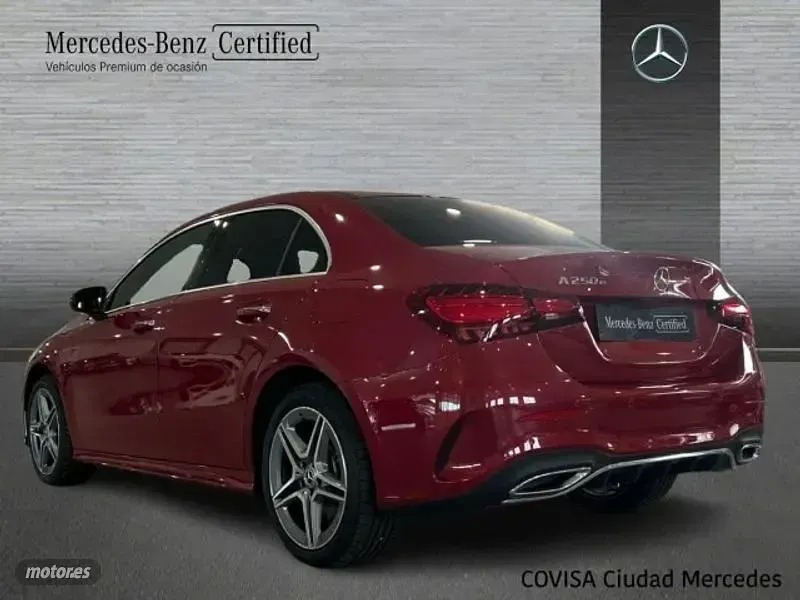 Usado Mercedes A250 218 CV (160 kW) 2024 Rojo Berlina