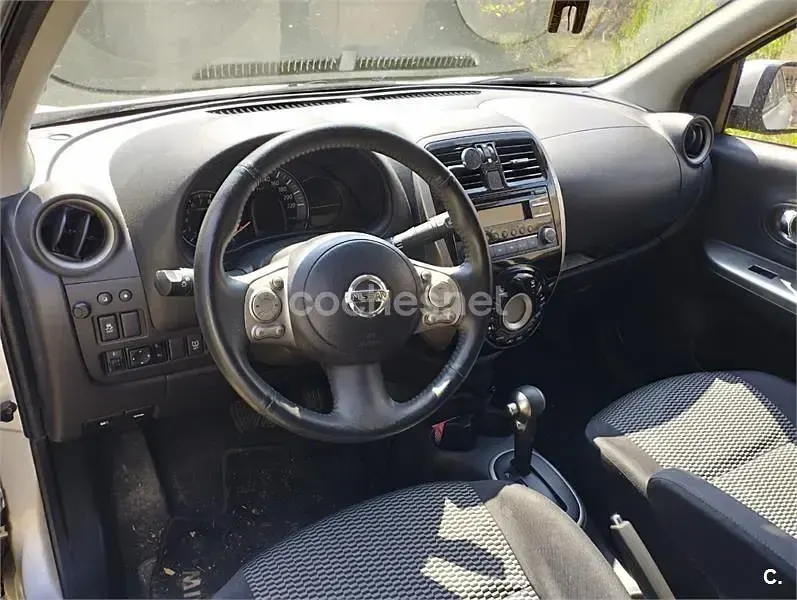 Usado Nissan Micra Acenta 80 CV (58 kW) 2014 Gris / plata Utilitario