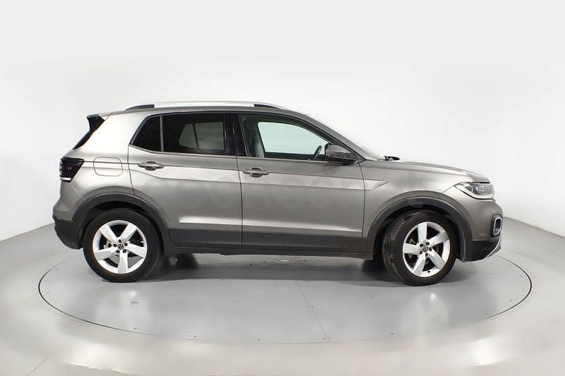 Usado VW T-Cross Sportline 110 CV (80 kW) 2021 Gris / plata SUV