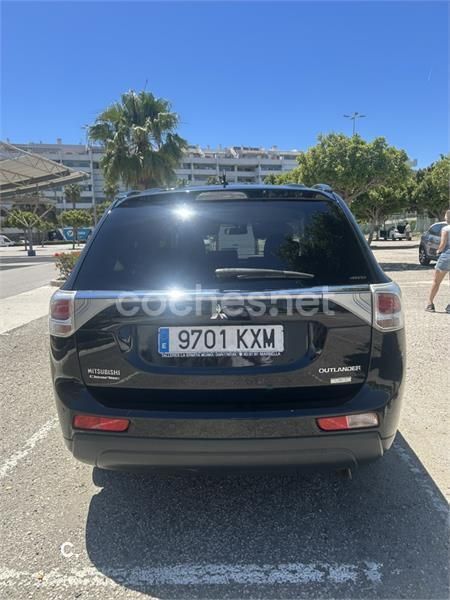 Negro Usado 2014 Mitsubishi Outlander Motion SUV | 14.000 € (Buen precio) - Imagen 1/4