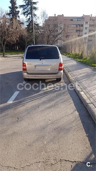 Usado Kia Carnival EX 144 CV (105 kW) 2006 Beige Monovolumen