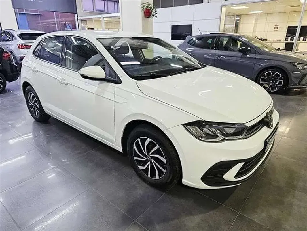 Usado VW Polo Life 95 CV (69 kW) 2023 Blanco Utilitario