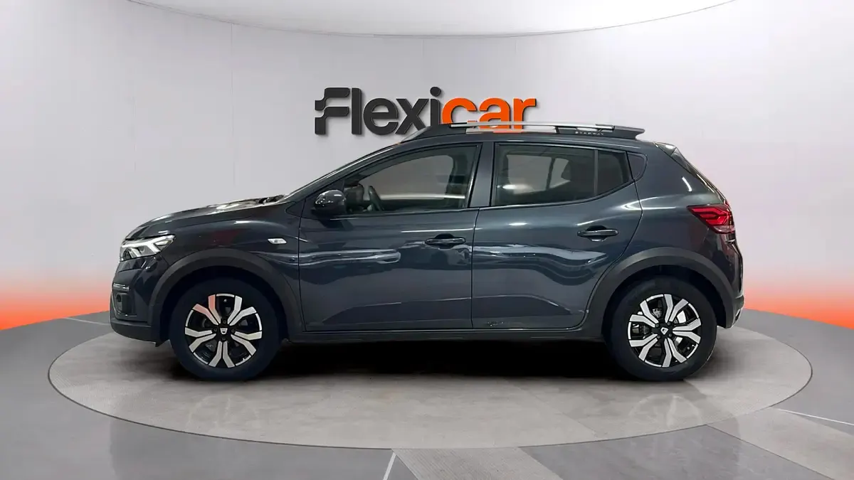 Usado Dacia Sandero Comfort 91 CV (66 kW) 2021 Negro Berlina