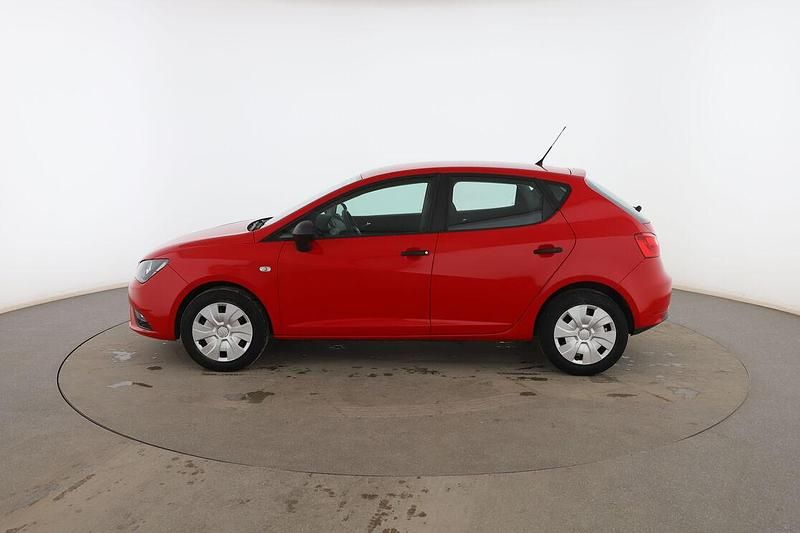 Usado Seat Ibiza Reference 90 CV (66 kW) 2015 Rojo Utilitario