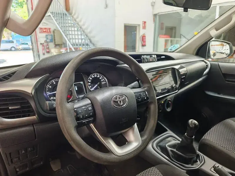 Usado Toyota HiLux 150 CV (110 kW) 2021 Blanco Pickup/Camioneta