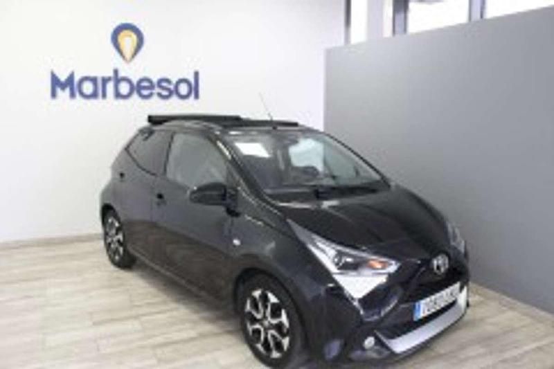 Usado Toyota Aygo X-wave 72 CV (52 kW) 2020 Negro Utilitario