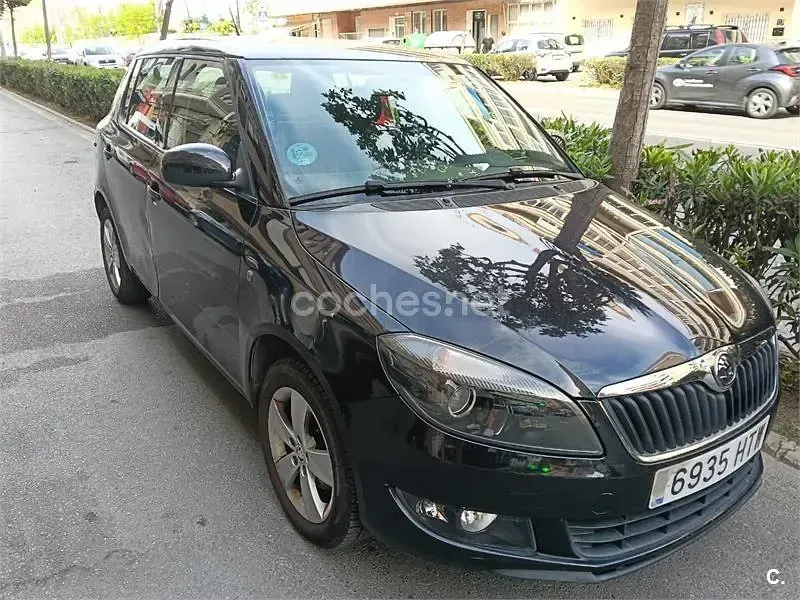 Usado Skoda Fabia 69 CV (50 kW) 2013 Negro Berlina