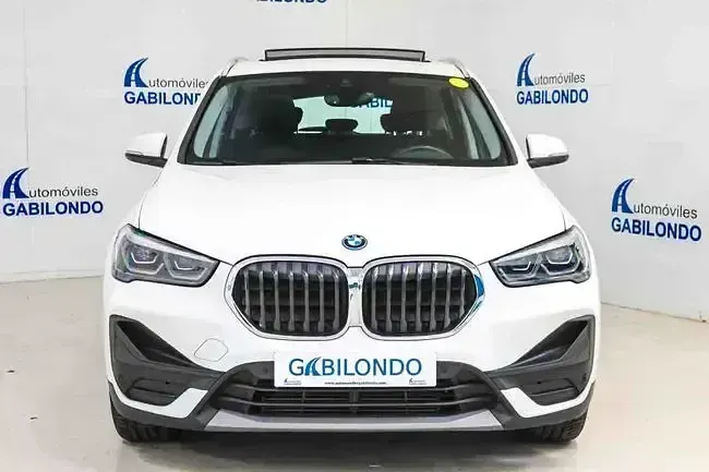 Usado BMW X1 Comfort Edition 220 CV (161 kW) 2021 Blanco SUV