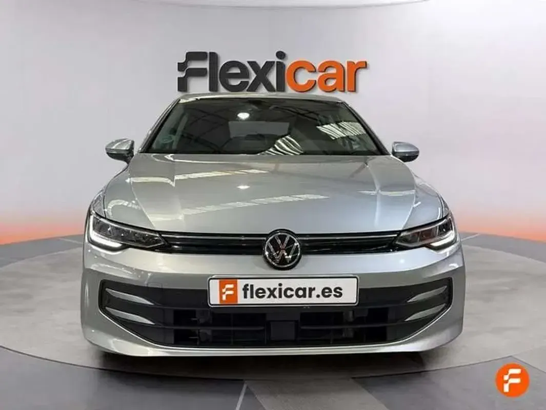 Usado VW Golf VIII 116 CV (85 kW) 2025 Gris Utilitario