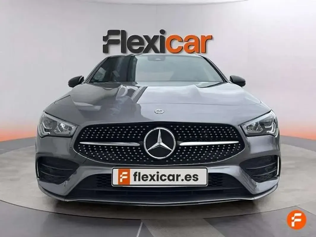 Usado Mercedes CLA200 150 CV (110 kW) 2019 Gris Coupe