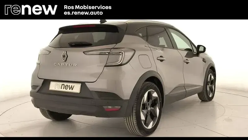 Usado Renault Captur Techno 100 CV (73 kW) 2025 Gris SUV