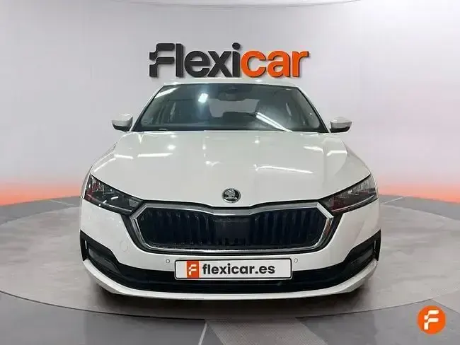 Usado Skoda Octavia Selection 115 CV (84 kW) 2022 Blanco Berlina